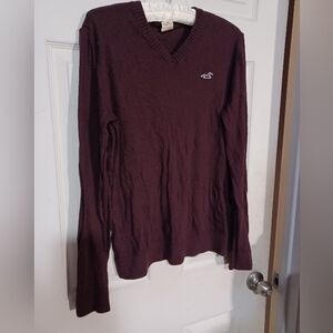 Hollister Men's Burgundy V-Neck Sweater